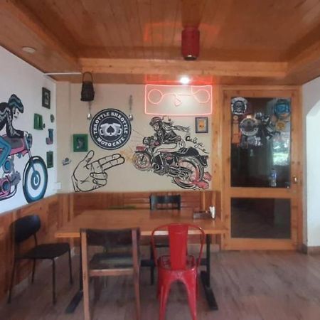 Throttle Shrottle Moto Hostel Manali  Bagian luar foto