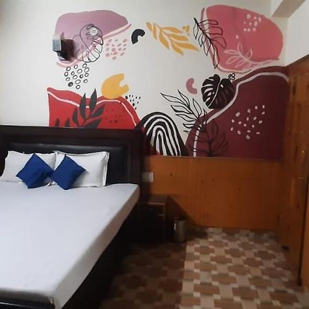 Throttle Shrottle Moto Hostel Manali  Bagian luar foto