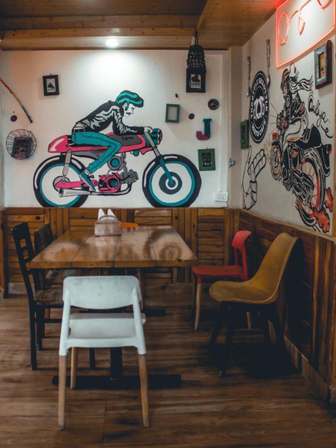 Throttle Shrottle Moto Hostel Manali  Bagian luar foto