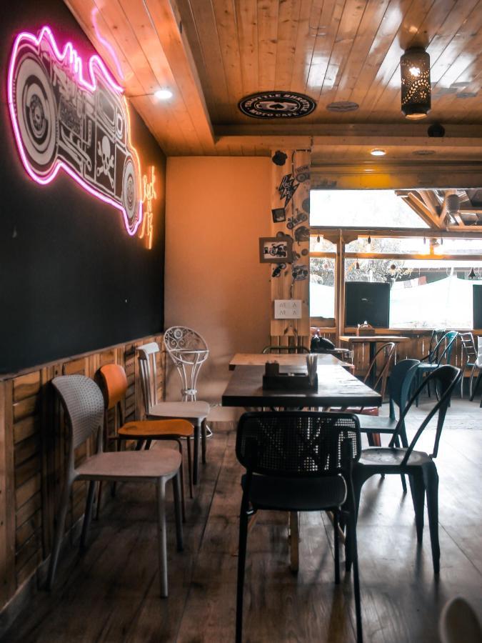 Throttle Shrottle Moto Hostel Manali  Bagian luar foto