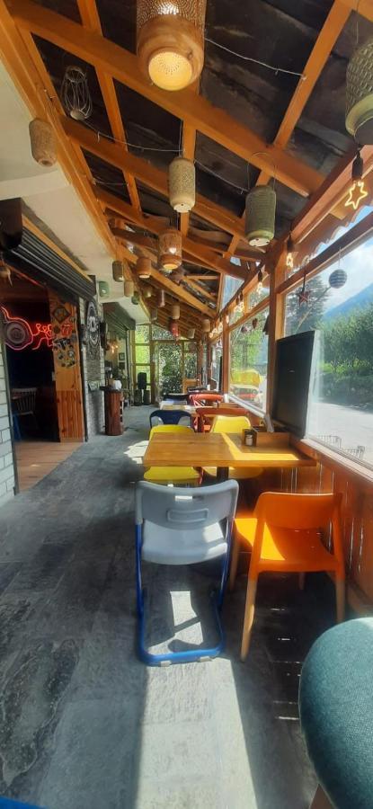 Throttle Shrottle Moto Hostel Manali  Bagian luar foto
