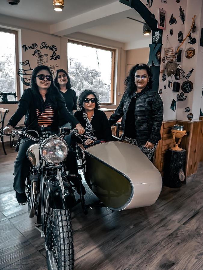 Throttle Shrottle Moto Hostel Manali  Bagian luar foto