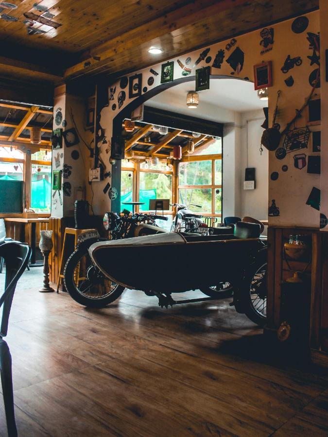 Throttle Shrottle Moto Hostel Manali  Bagian luar foto