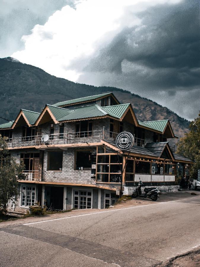 Throttle Shrottle Moto Hostel Manali  Bagian luar foto