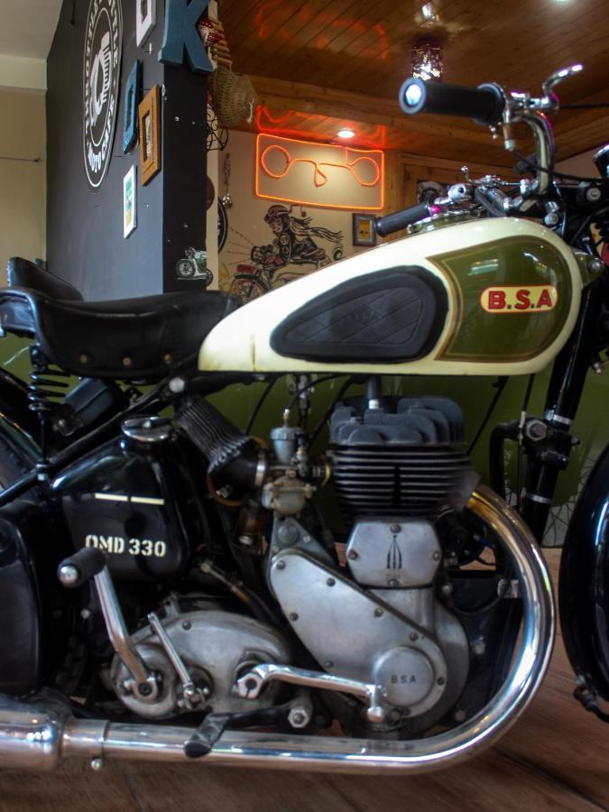 Throttle Shrottle Moto Hostel Manali  Bagian luar foto