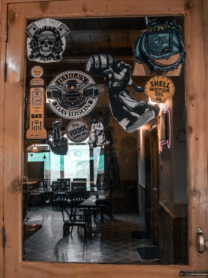 Throttle Shrottle Moto Hostel Manali  Bagian luar foto