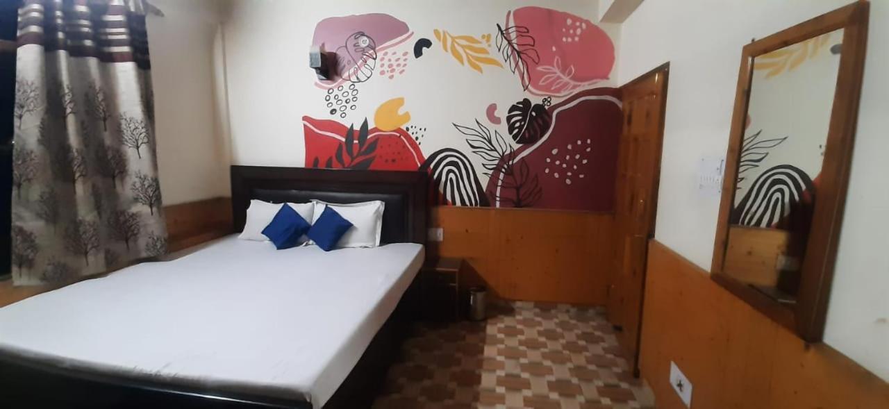 Throttle Shrottle Moto Hostel Manali  Bagian luar foto