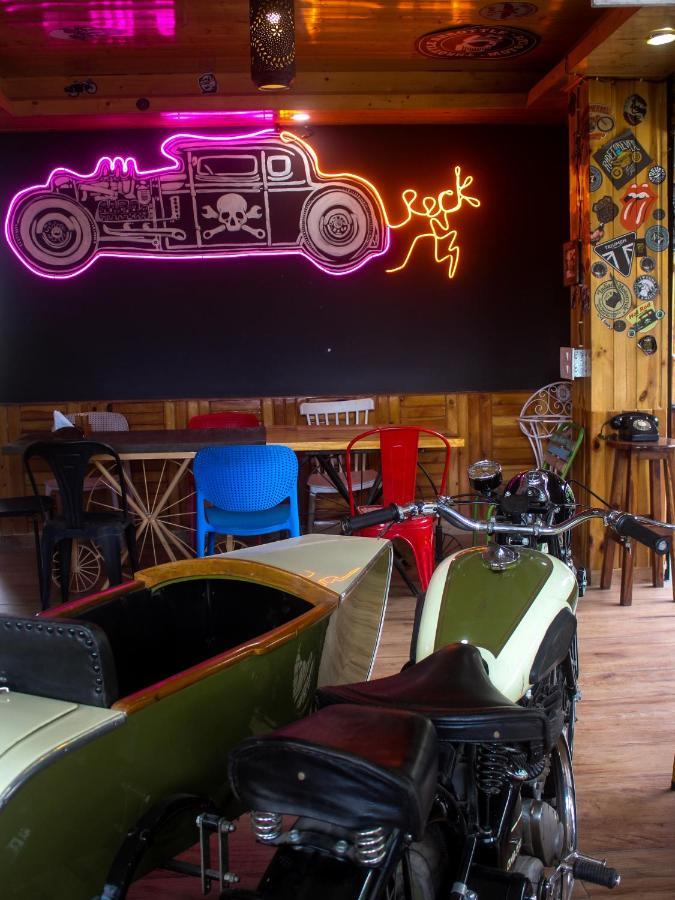 Throttle Shrottle Moto Hostel Manali  Bagian luar foto