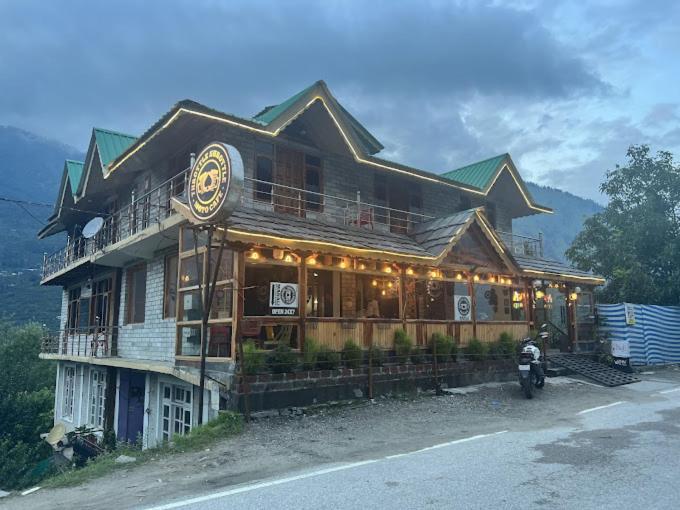 Throttle Shrottle Moto Hostel Manali  Bagian luar foto